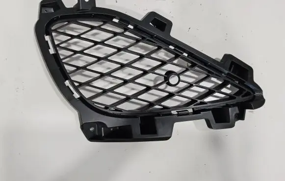 Genesis G70 Front bumper lower grill 86561G9500 86561-G9500