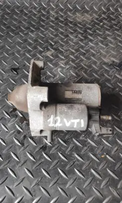 Peugeot 208 Starter motor 9671530880