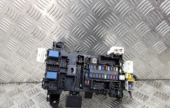 Suzuki Grand Vitara II Fuse module HOA5024