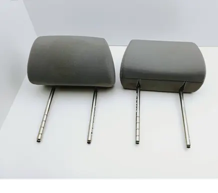 Volkswagen Polo IV 9N3 Front seat headrest 