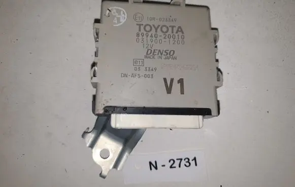 Toyota Avensis T270 Light module LCM 8994020010
