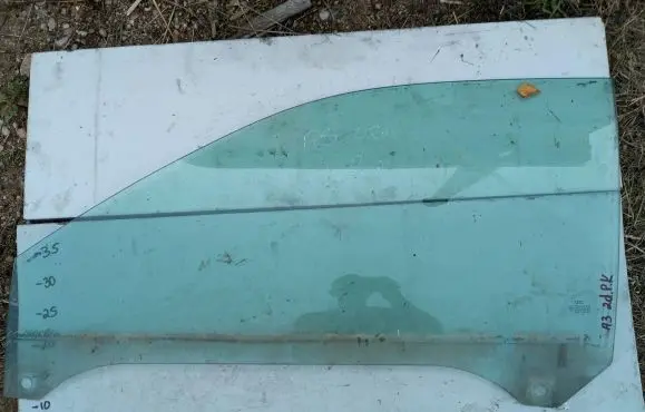 Audi A3 S3 8L Front door window/glass (coupe) 43R00082 DOT90AS2M40 AS2