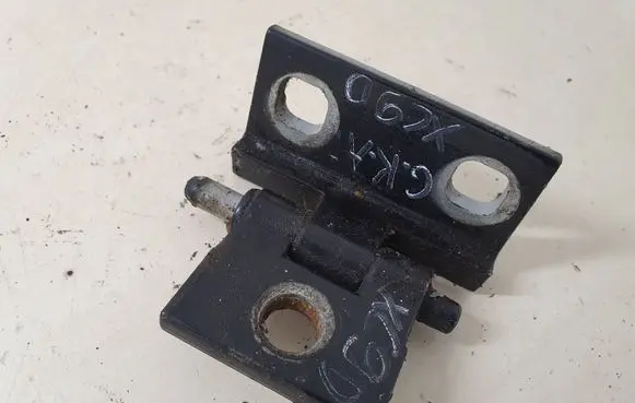 Volvo XC90 Rear door lower hinge