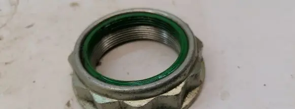 Nuts/bolts