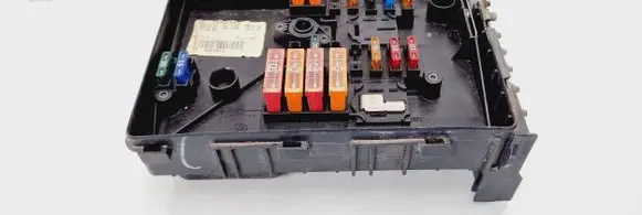 Volkswagen Jetta V Fuse module 1K0937125 1K4922613