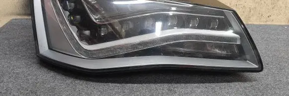 Audi A8 S8 D4 4H Headlight/headlamp 4H0941004