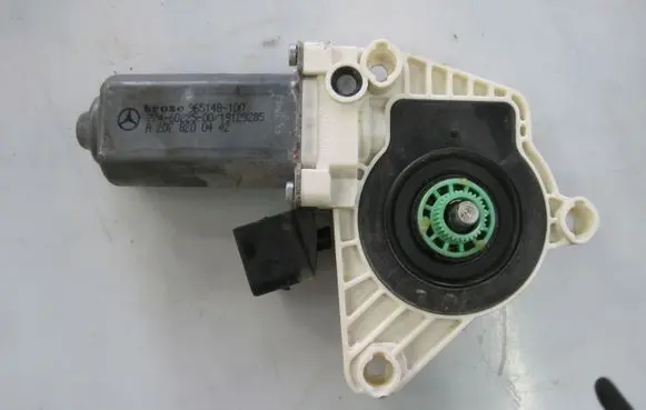 Mercedes-Benz E A207 Front door window regulator motor A2078200442