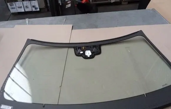 Mercedes-Benz AMG GT C192 Front windscreen/windshield window A2576708600