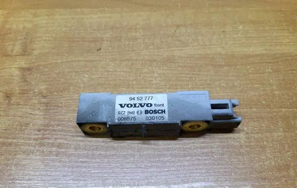 Volvo S60 Airbag deployment crash/impact sensor 9452777 030105 006575