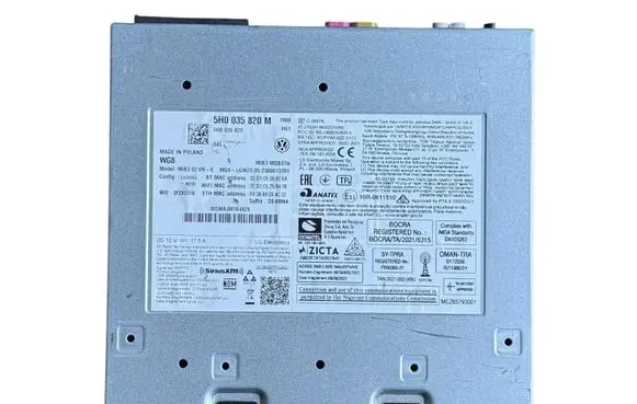 Volkswagen Golf VIII Radio/CD/DVD/GPS head unit 5H0035820M