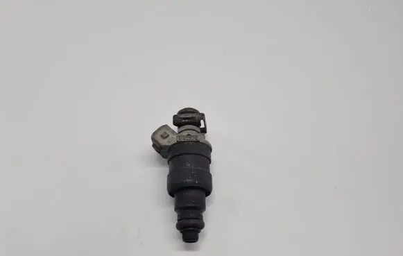 Audi A4 S4 B5 8D Fuel injector 078133551N