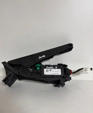 Accelerator throttle pedal