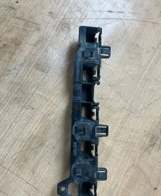 BMW 5 GT F07 Front bumper mounting bracket 7387342