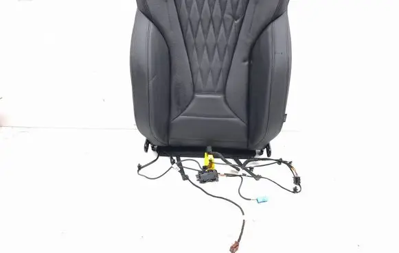 BMW 2 Active Tourer U06 Front driver seat