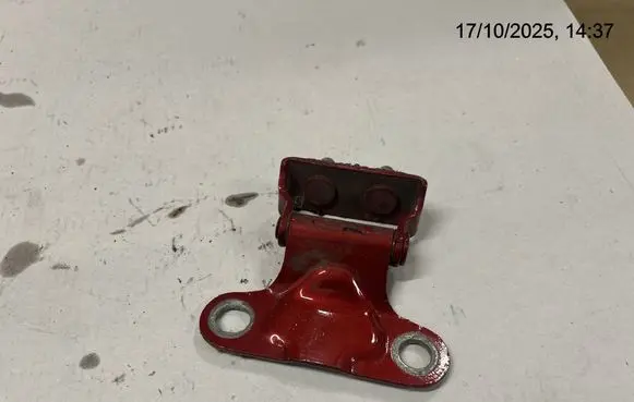 Toyota C-HR I Tailgate/trunk/boot hinge