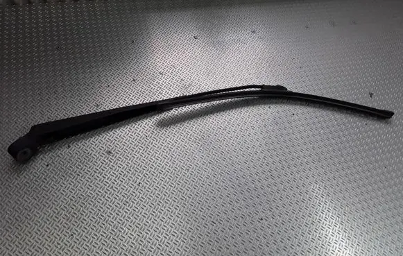 Nissan Terrano Front wiper blade arm