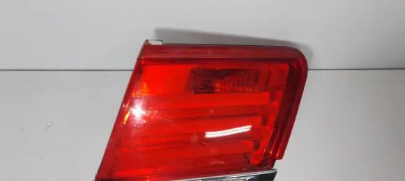 Tailgate rear/tail lights