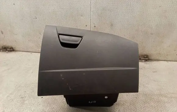Ford Focus Glove box BM51A06044