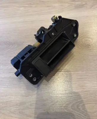 Mercedes-Benz E AMG W212 Tailgate/trunk/boot exterior handle A2117400083 A2117400093 2117400083
