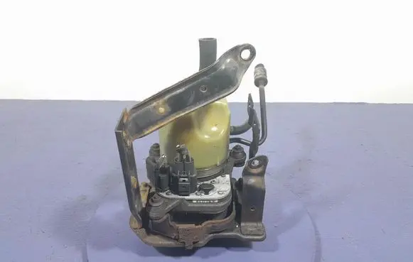 Volvo S40 Power steering pump 4N513K514DL