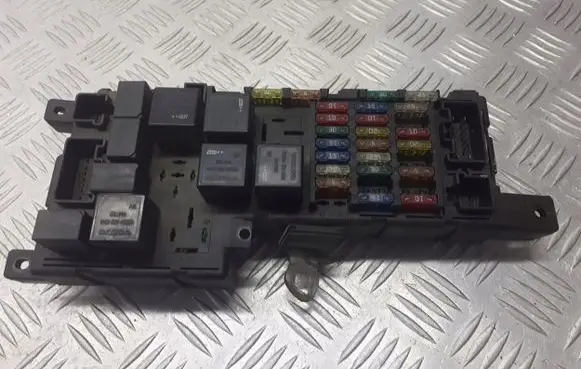 Volvo S60 Fuse box set 518787205