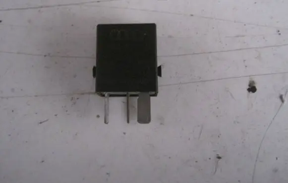 Audi A3 S3 8V Other relay 4H0951253