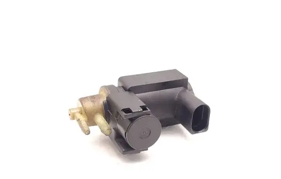 Volvo V40 Vacuum valve 31339808 70466400