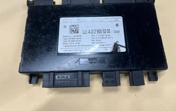 Mercedes-Benz C W204 Seat control module A2129005200 A2129011600