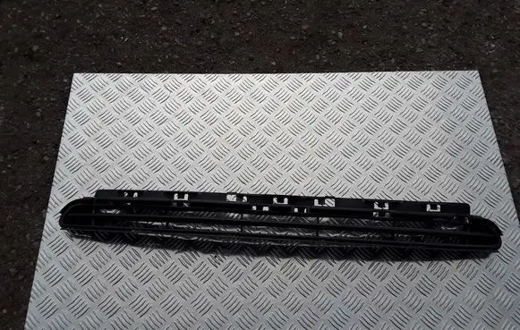 Citroen C5 Front bumper upper radiator grill 9682331677