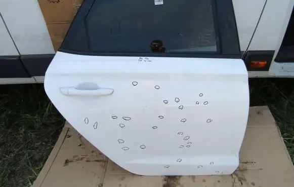 Hyundai i30 fastback Rear door