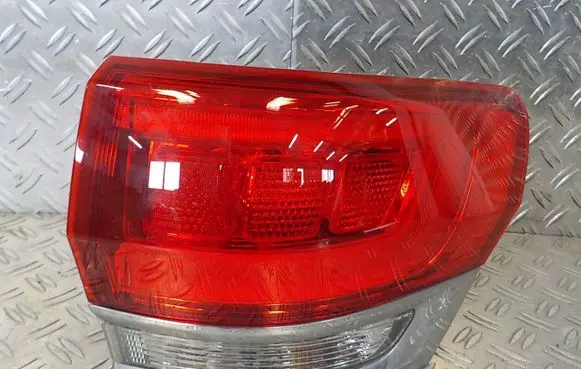 Jeep Grand Cherokee Rear/tail lights P68110000AG