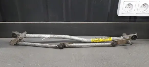 Ford Mondeo Mk III Front wiper linkage 