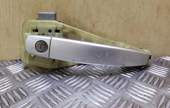 Opel Vectra C Front door exterior handle