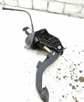 Peugeot 3008 II Clutch pedal 9676728880 1069E2D 96767288800