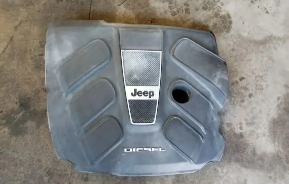 Jeep Grand Cherokee Engine cover (trim) 04627157