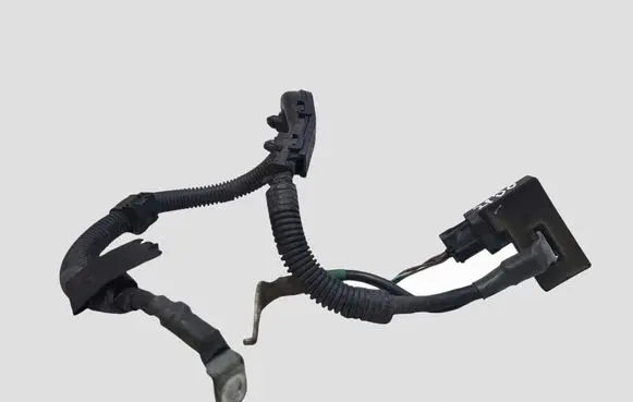 Toyota Avensis T270 Positive cable (battery) 2885028040 1314000092