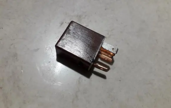 Toyota Avensis Verso Other relay 9098704004 90987-04004