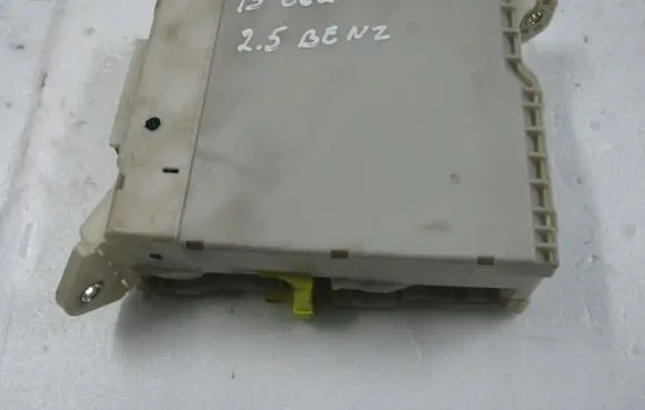 Lexus IS 220D-250-350 Fuse box set 8273053050