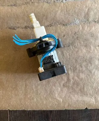Mercedes-Benz E C207 W207 Headlight level adjustment motor 6NM00971500