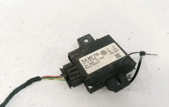 Volkswagen Touareg I Alarm control unit/module 7L0907719