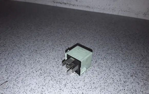 BMW 5 E39 Other relay 61368373700 8373700