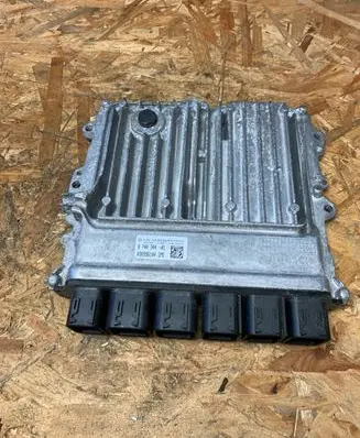 BMW 1 F20 F21 Engine control unit/module 8740344