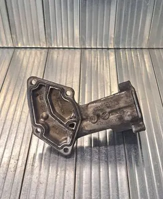 Mercedes-Benz R W251 Oil filter mounting bracket A6421800010