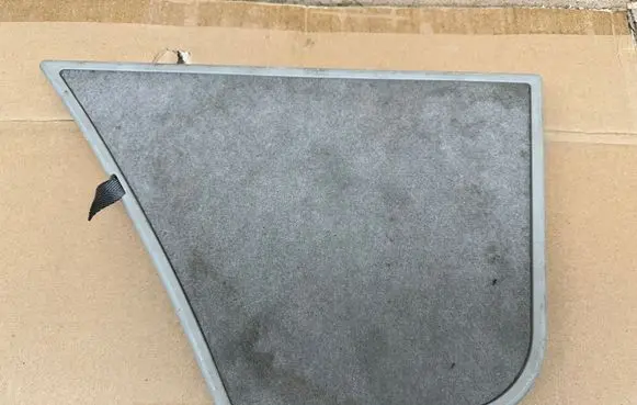 Trunk/boot lower side trim panel