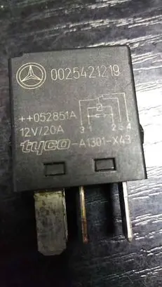 Mercedes-Benz CLS C219 Other relay 0025421219
