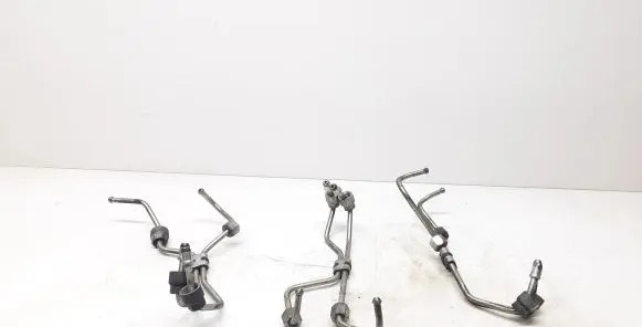 Volvo V60 Fuel injector supply line/pipe 