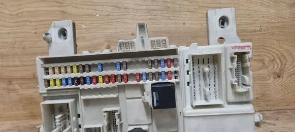 Volvo C30 Fuse box set 31327215 00024400