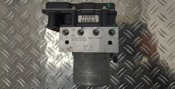 Toyota Auris 150 ABS Pump 4454002060