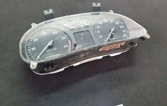 Volkswagen Polo Speedometer (instrument cluster) 6N0919860T 0263602005