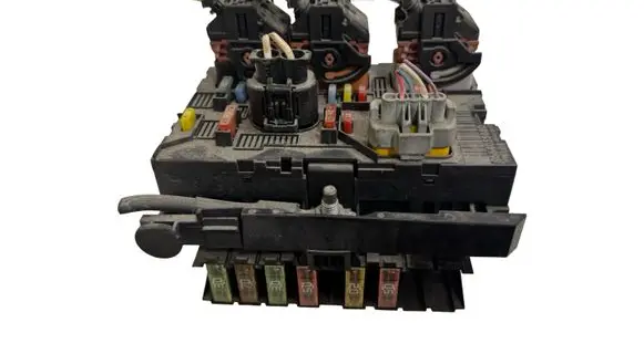 Citroen C4 I Picasso Fuse module 9664055680
